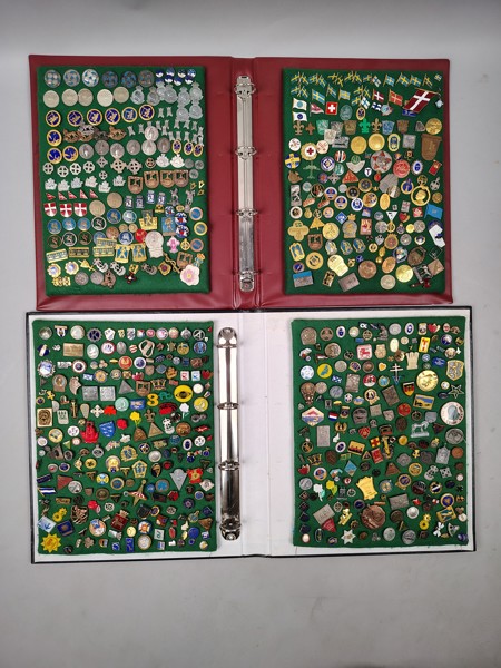 Parti pins & nålar, 2 st pärmar