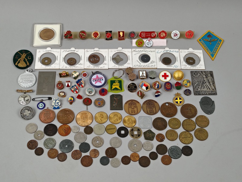 Pins, poletter m.fl.