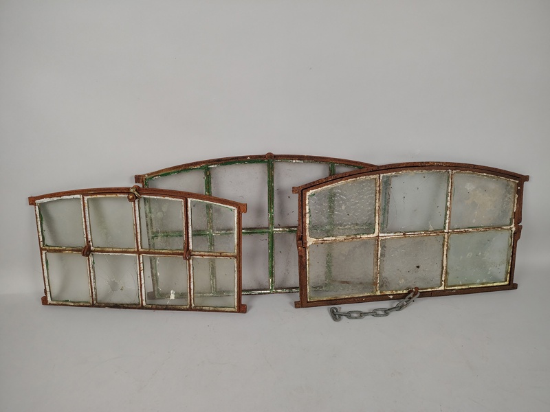 Stallfönster 2 st, gjutjärn