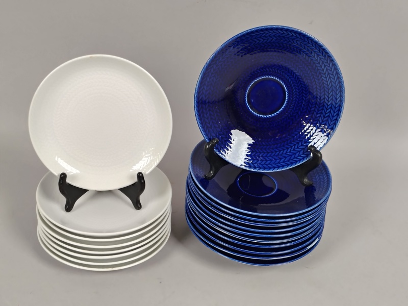 Assietter & Kaffefat, "Blå Eld" Hertha Bengtson Rörstrand