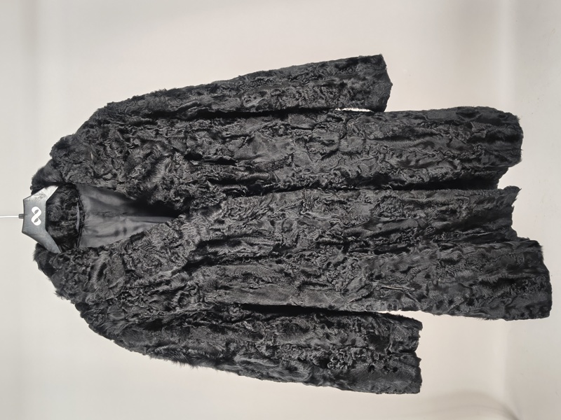 Pälskappa, Dam Persian