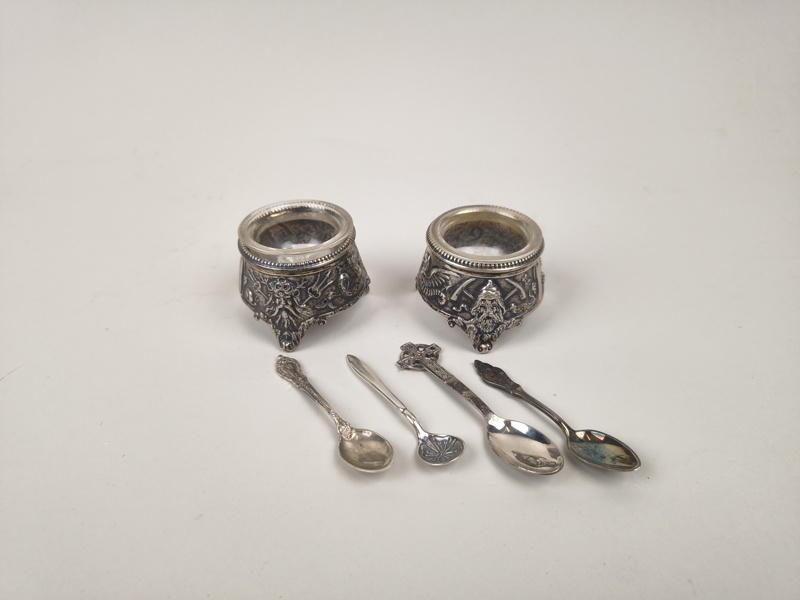 Silver saltkar & skedar, med glas
