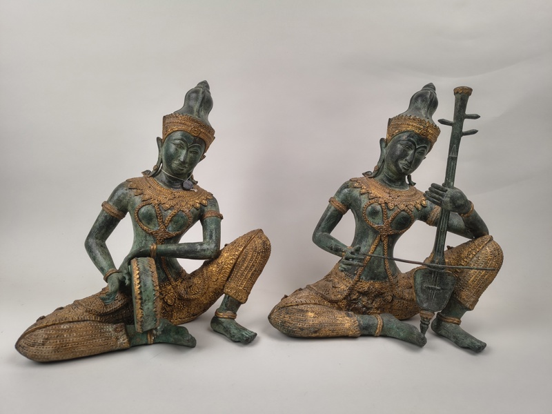 Bronsfiguriner, 2 st Thailand, patinerad & förgyllt 