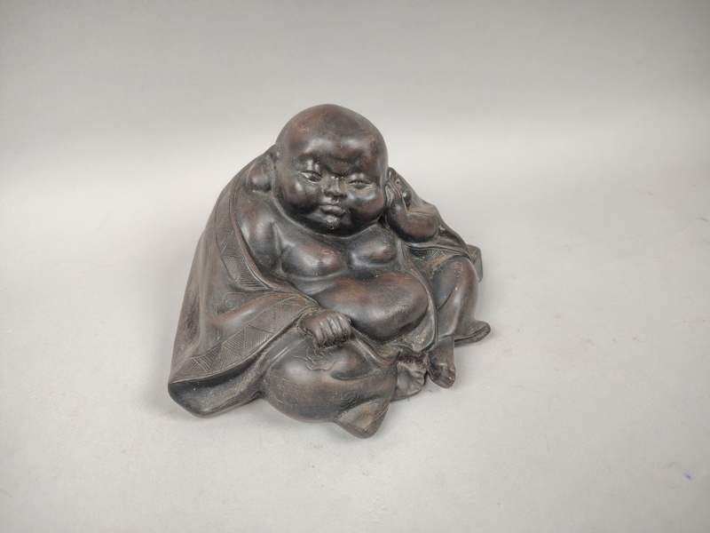 Skulptur, Buddah med dolt erotiskt motiv