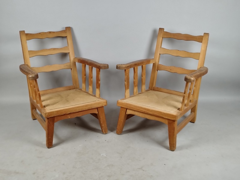 Fåtöljer, par Krogenäs Möbler furu