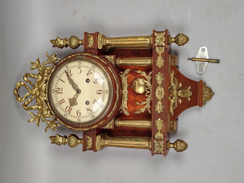 Väggur, Exacta Hasselblad