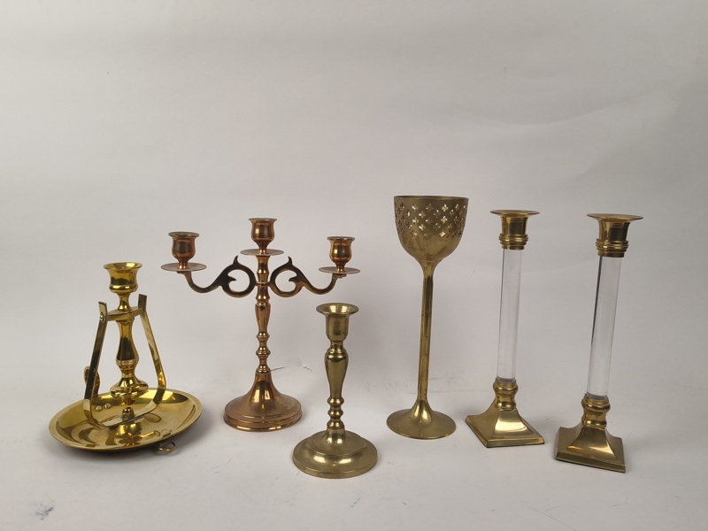 Mässingsljusstakar och ljushållare