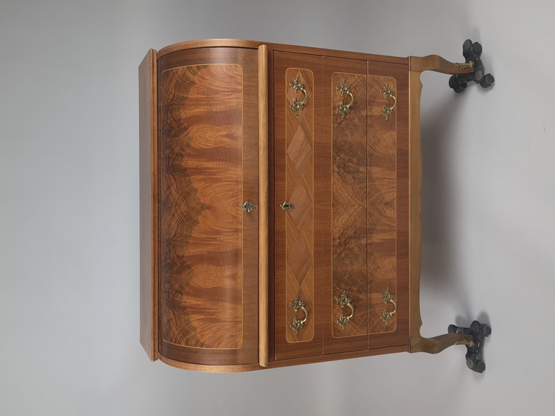 Rullklaffssekretär, med mässingsbeslag