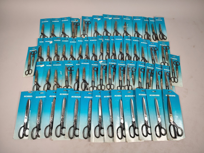 Stort parti saxar, helt i metall, obegagnad