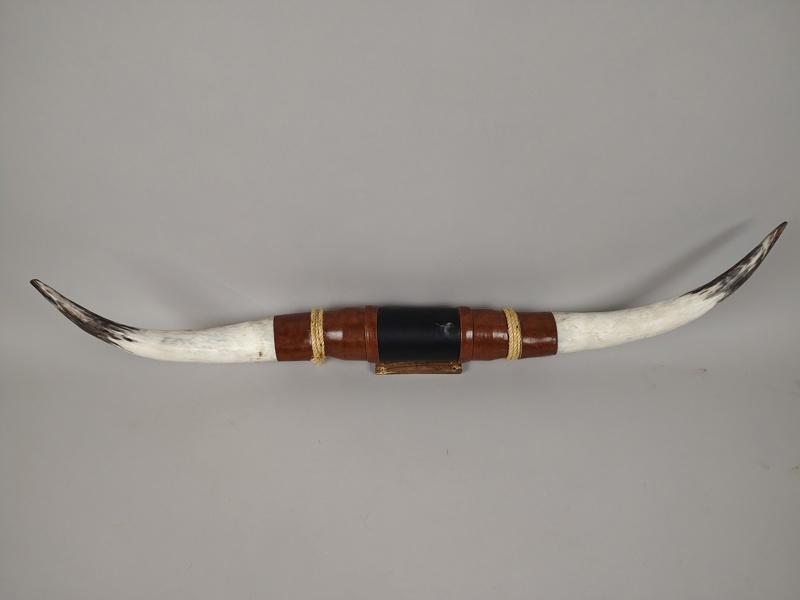 Väggmontage, Horn Ko