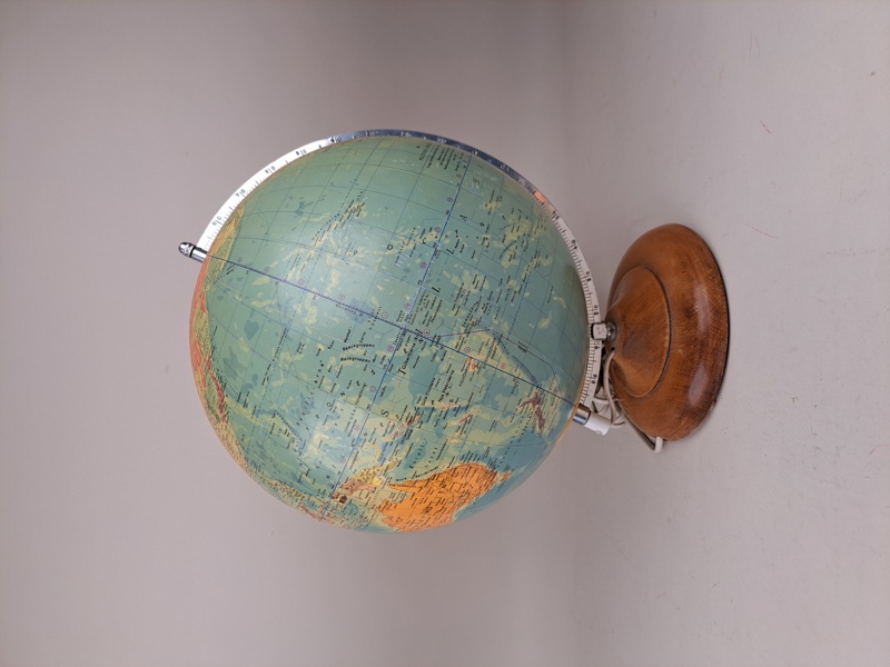 Jordglobslampa, Räth Politiska Jordglob 1978