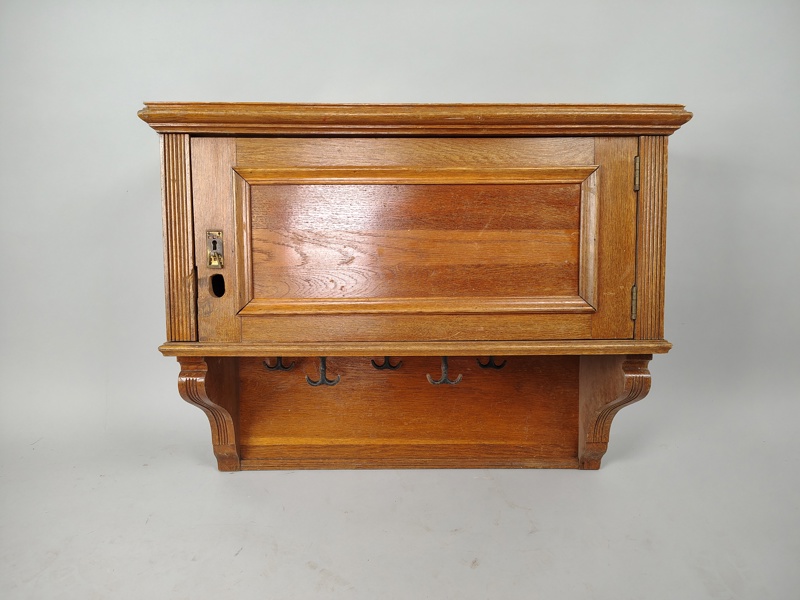 Väggskåp/Klädhängare, EK