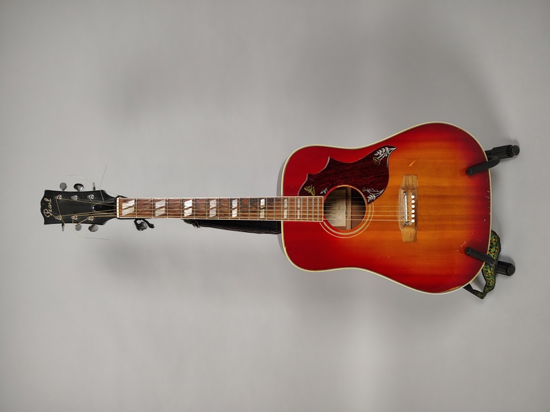 Gitarr, Pearl No 680