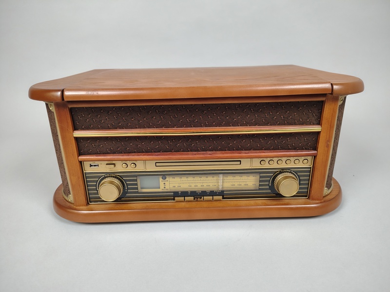 Stereo med Aux/Bluetooth/LP/USB m.fl.