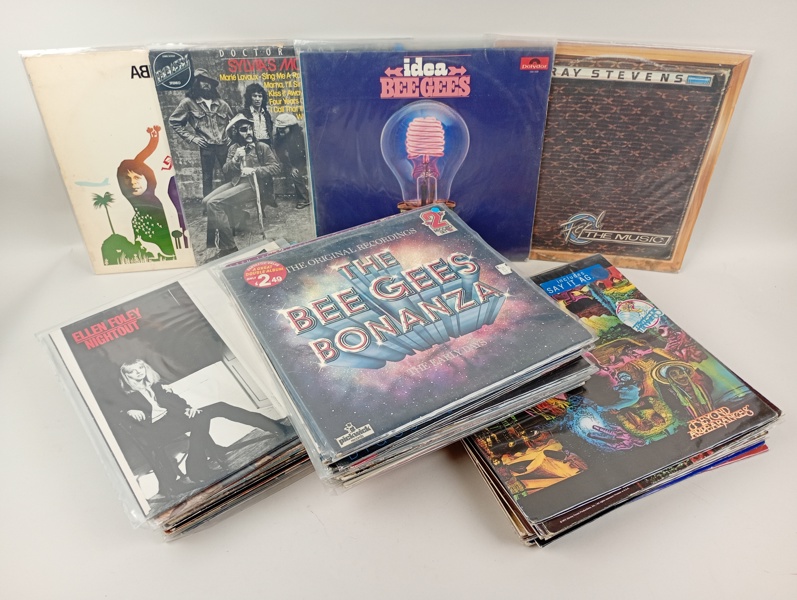 Parti LP-/vinylskivor, Blandad genre mestadels 70-/80-tal bl.a. Abba, Bee Gees m.fl.