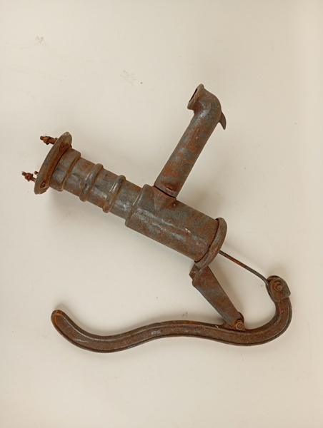 Gårdspump, gjutjärn