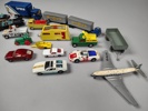 Leksaksbilar mestadels Corgi bl.a. Batman