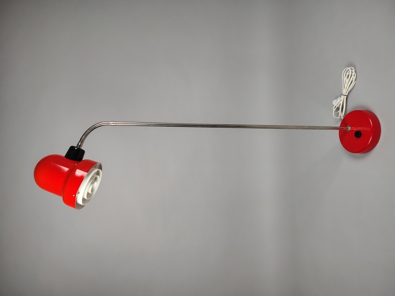 Golvlampa, Lackerad plåt