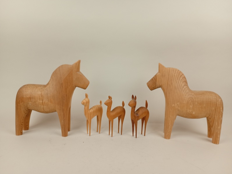 Träfiguriner bl.a. Dalahästar G.A Olsson Nusnäs