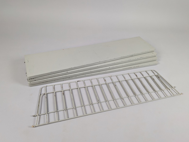 Vägghylla, Stringmodell