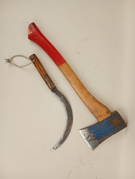 Yxa & skära bl.a. Hults Bruk