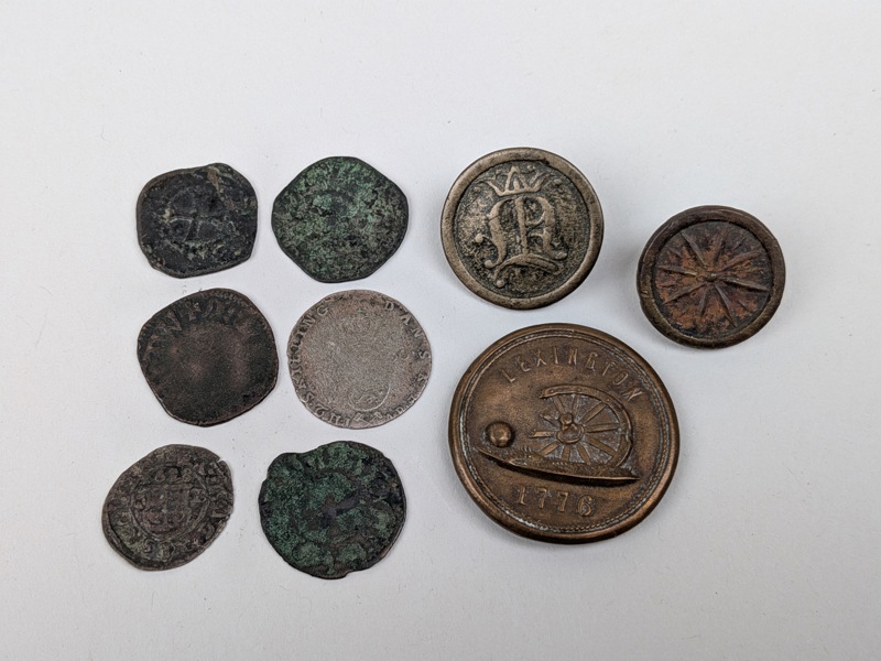 Äldre knappar & mynt bl.a. 1628 delvis Silver