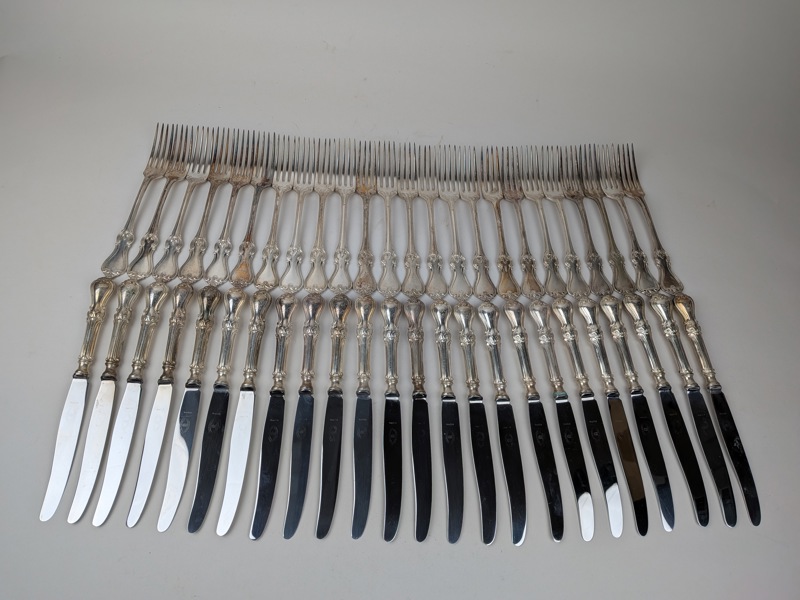 Bestickuppsättning, "Olga" Nysilver 48 delar