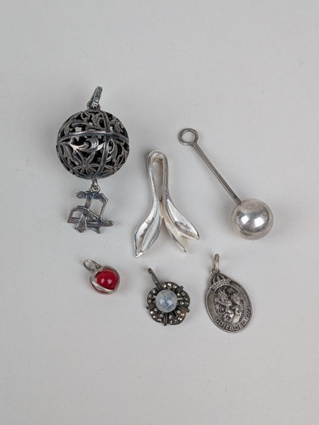 Smyckeshängen, Silver