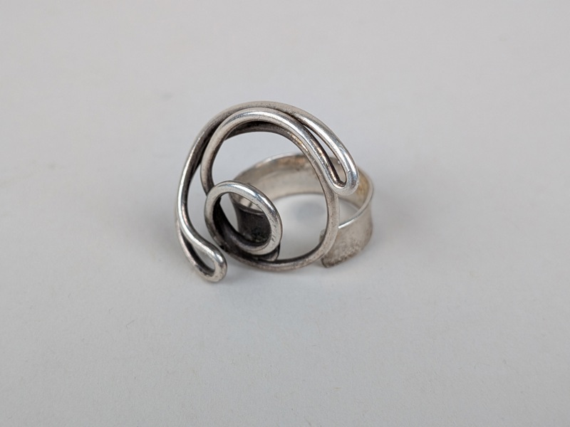 Silverring, Elon Arenhill