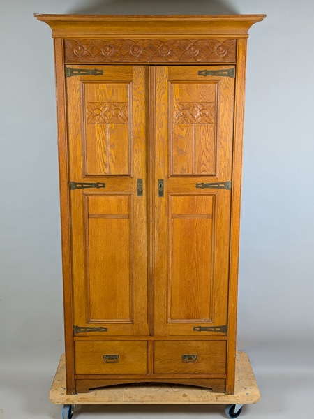 Skåp, "Äpplet" Jugend Ek