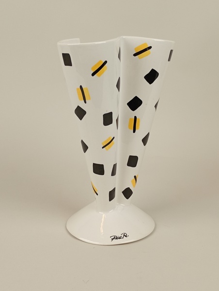 Vas, "Konfetti" Pia Rönndahl, Gustavsberg, Studiohanden