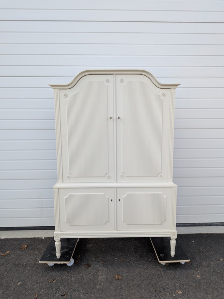 Linneskåp, "Axet" Gustaviansk-stil