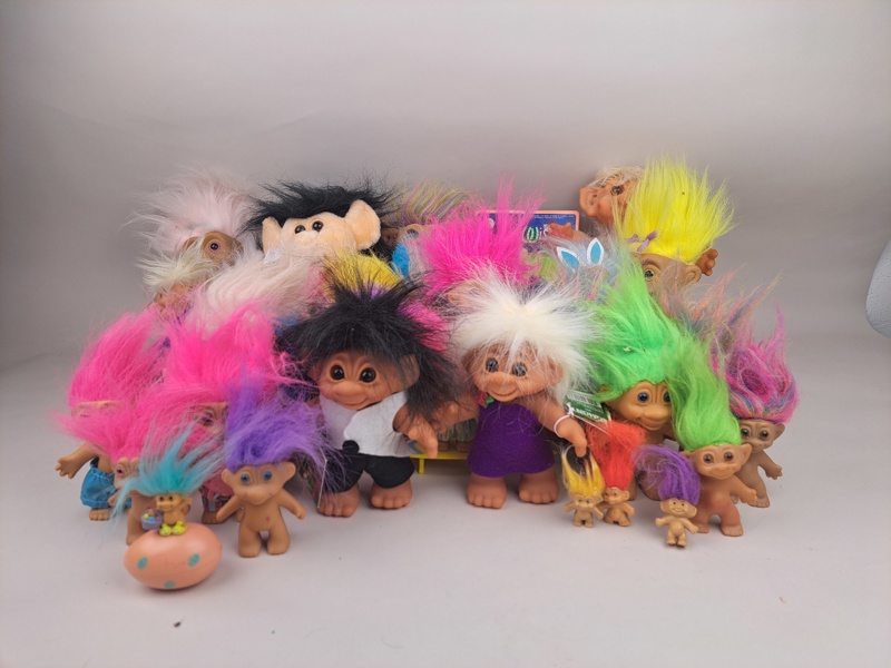 Stort parti leksaker, Troll