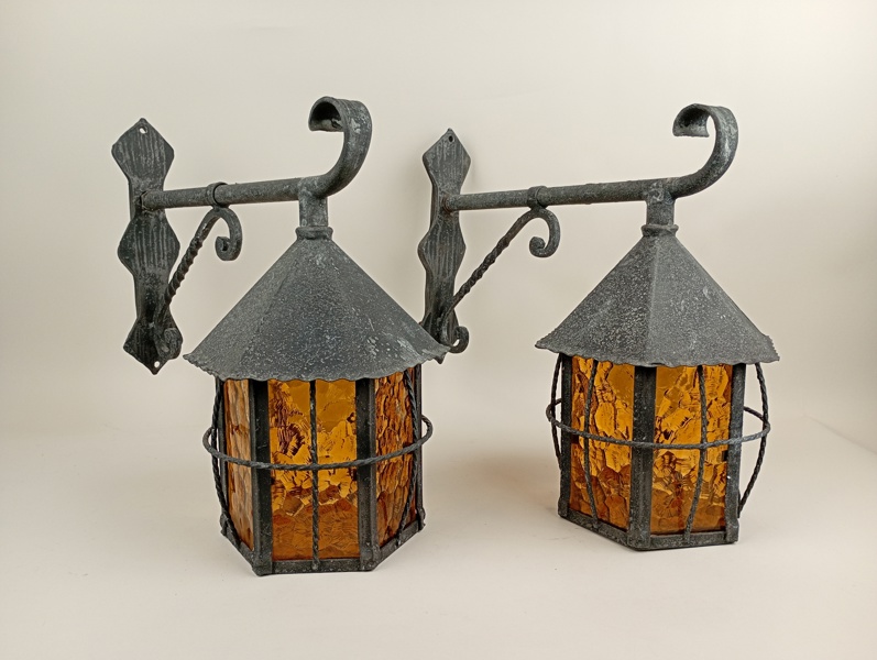 Vägglyktor, par smide & glas