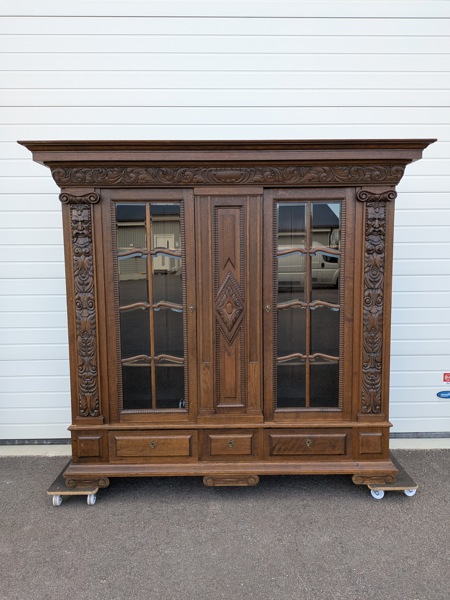 Salsskåp / Salongsskåp, Renässansstil 1900-tal Ek