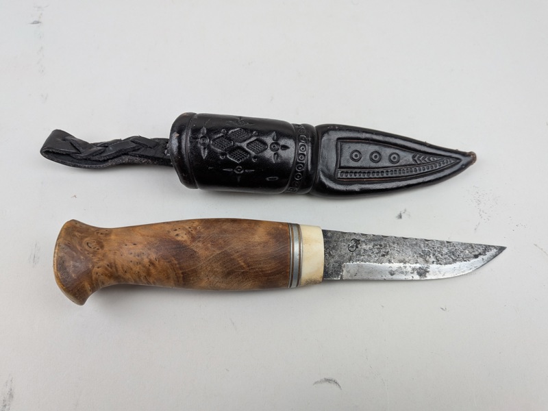 Kniv, handgjord signerad AJ