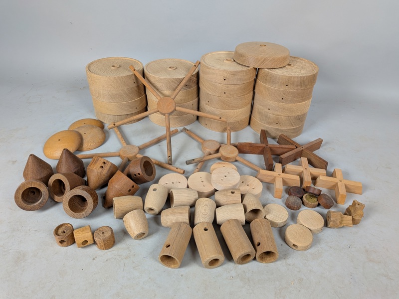 Parti lampdelar, trä bl.a. Luxus