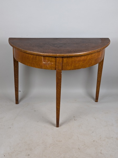 Halvmånebord, sekelskifte