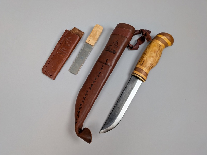 Kniv & Bryne, Kero