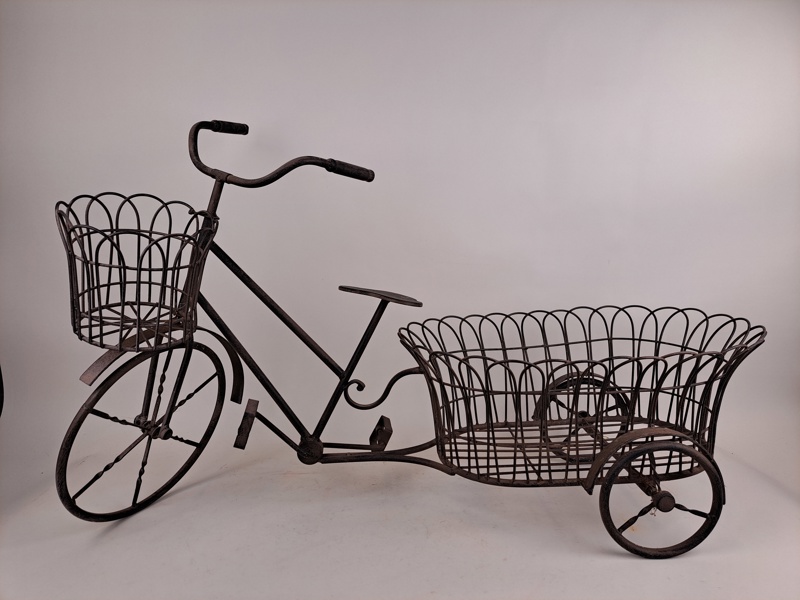 Blompiedestal, Cykel Metall