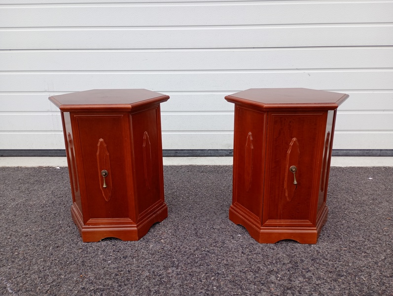 Sängbord 2 st, Mahogny