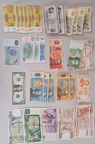 Parti Sedlar, Världen bl.a. Dollar