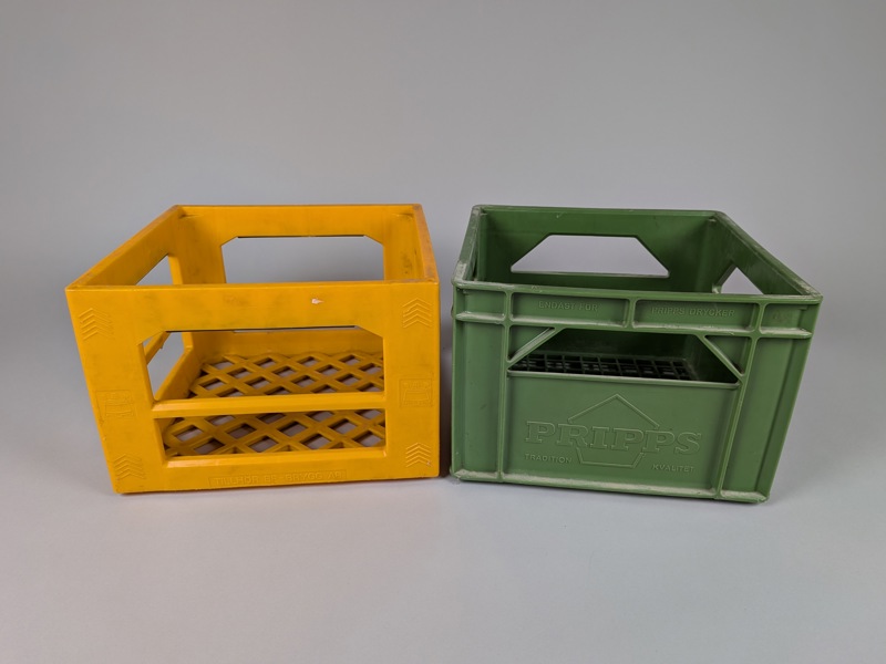 Plastbackar 2 st bl.a. Pripps