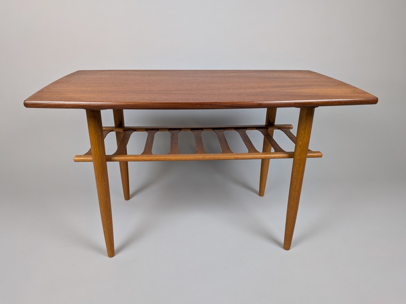 Soffbord med tidningshylla, Teak