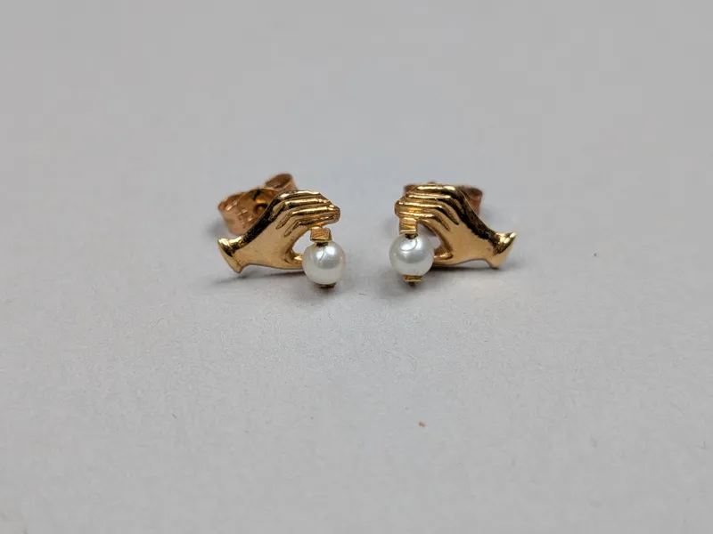 Örhänge, 18 k Guld med pärla