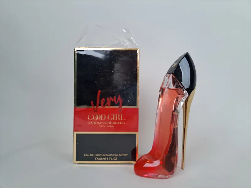 Parfym, "Very Good Girl" Carolina Herrera