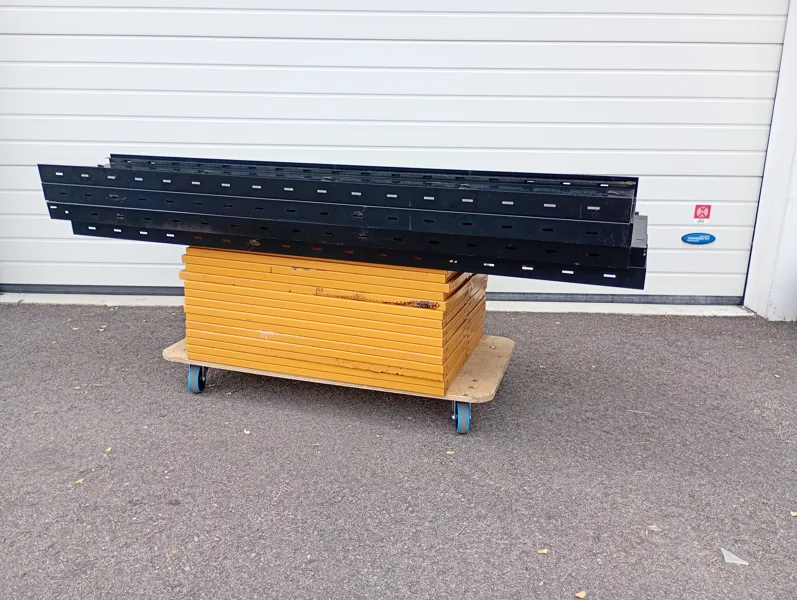 Hyllsystem i plåt