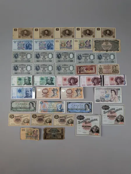 Parti sedlar, svenska & utländska bl.a. valuta