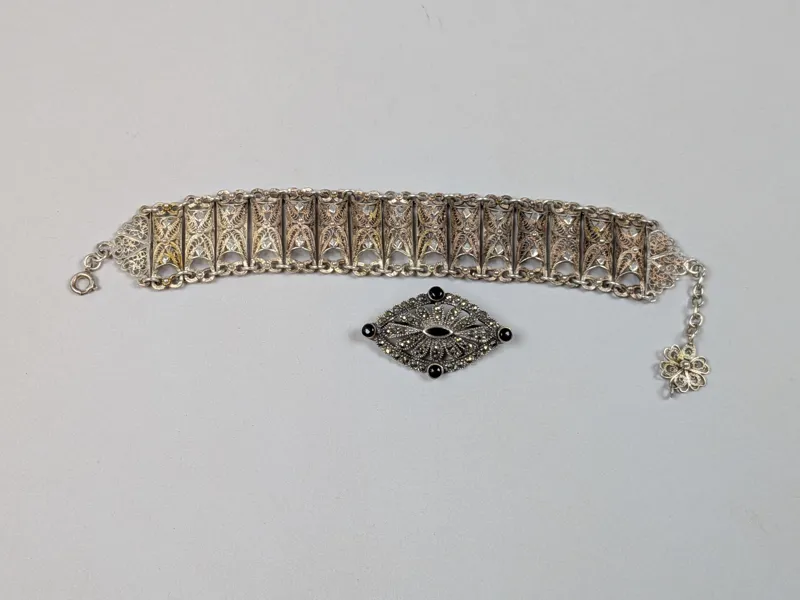 Armband & Brosch, Silver bl.a. Filigranarbete