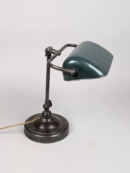 Bibliotekslampa, emaljerad plåt, tidigt 1900-tal